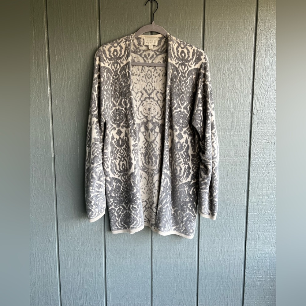 Hinge Gray & Cream Floral Design Open Front Ruched Sleeve Fall Winter Cardigan